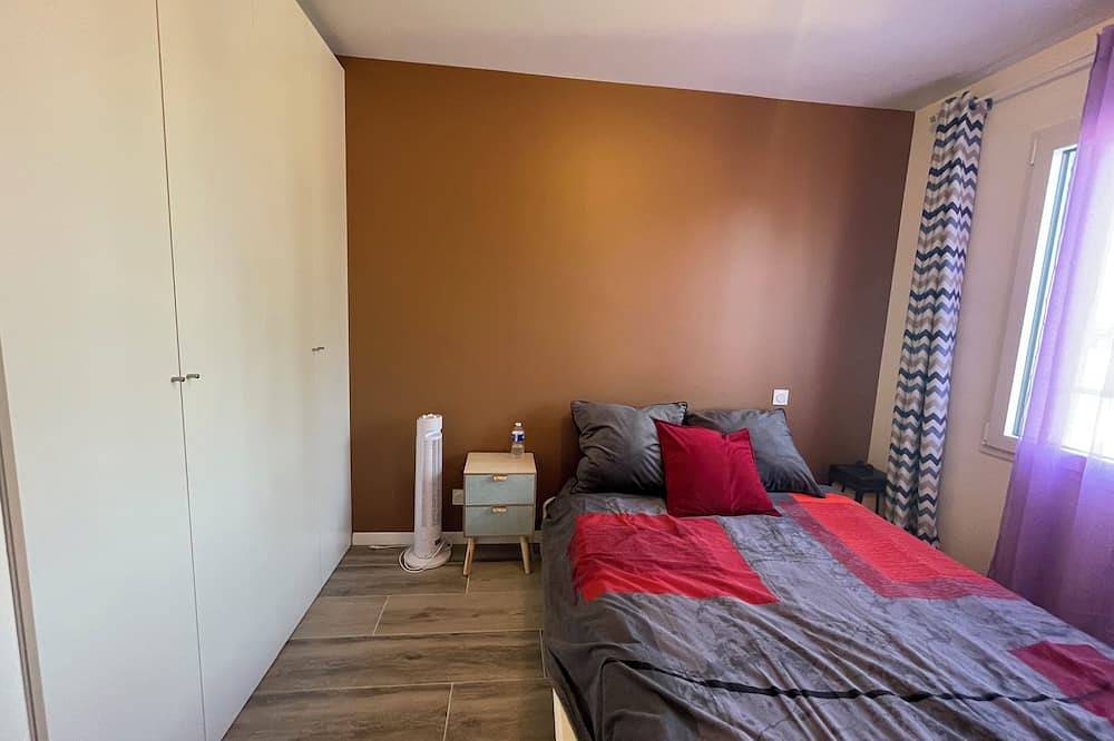 La Rochelle: Maison neuve avec piscine à 10mn du vieux port, un endroit calme… in Saint-Xandre, Région de La Rochelle