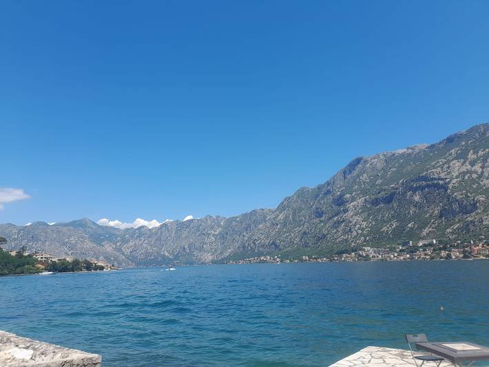 Holiday rental for 8 people, with terrace and ocean view, child-friendly in Montenegro