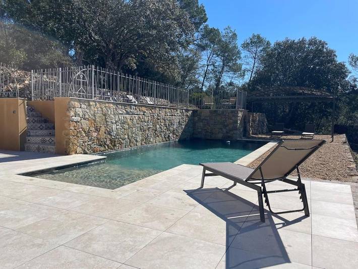 Villa pour 6 personnes, avec sauna et vue ainsi que piscine et terrasse, animaux acceptés