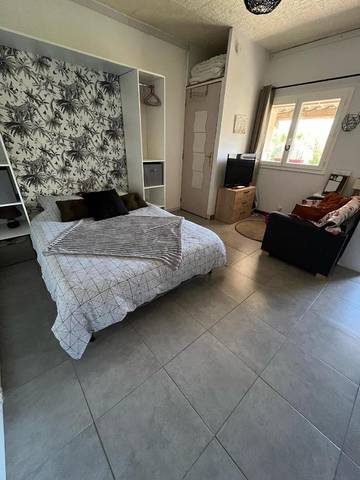 Location de vacances pour 2 personnes, avec vue et jardin à Meyreuil