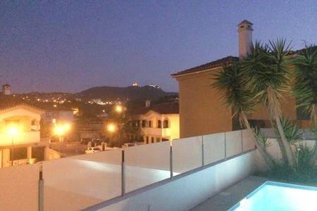 Location de vacances pour 9 personnes, avec jardin ainsi que piscine et vue à Sintra - 4