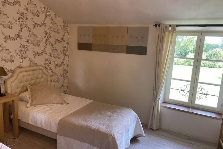 Location de vacances pour 6 personnes, avec piscine ainsi que terrasse et jardin, animaux acceptés à Sorèze - 4