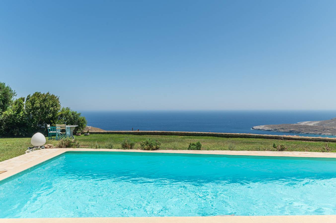 Casa vacanze 'Villa Oliva - Majestic Views' con piscina privata, terrazza privata e Wi-Fi in Andros
