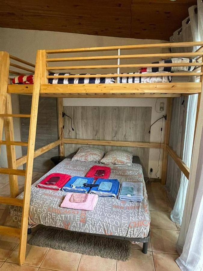 Appartement entier, One-Bedroom Apartment in Fontenay-sous-Bois, Val-de-Marne