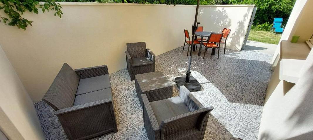 Location de vacances pour 4 personnes, avec jardin à Médis - 2