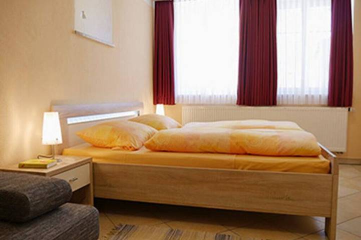 Ferienwohnung für 3 Personen, mit Garten und Terrasse in Gunzenhausen - 2