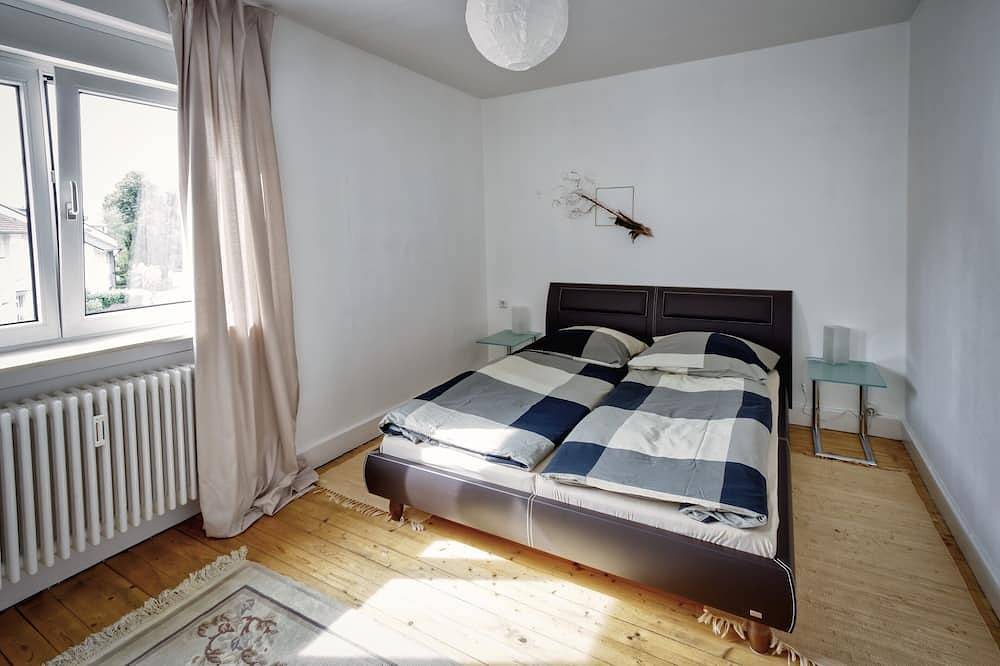 Entire apartment, Dream view, balcony and close to nature in Baden-Baden, Northern Black Forest
