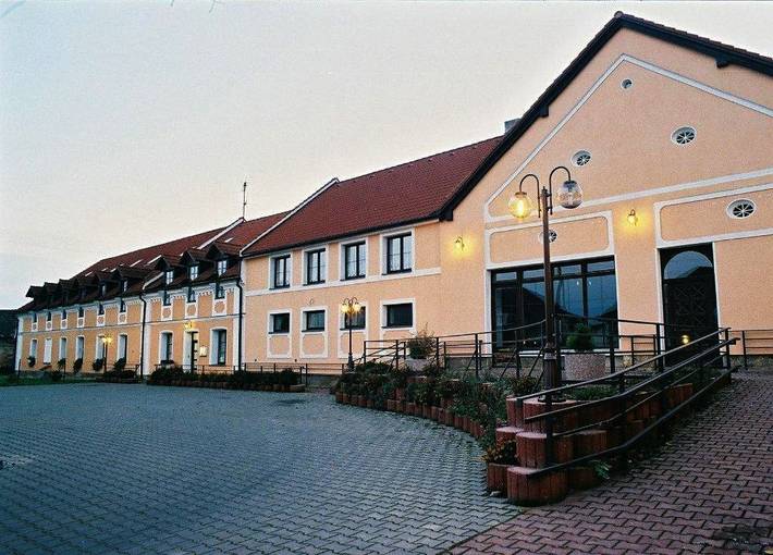 Ferienhaus für 2 Personen, mit Ausblick und Terrasse in Hradec Králové