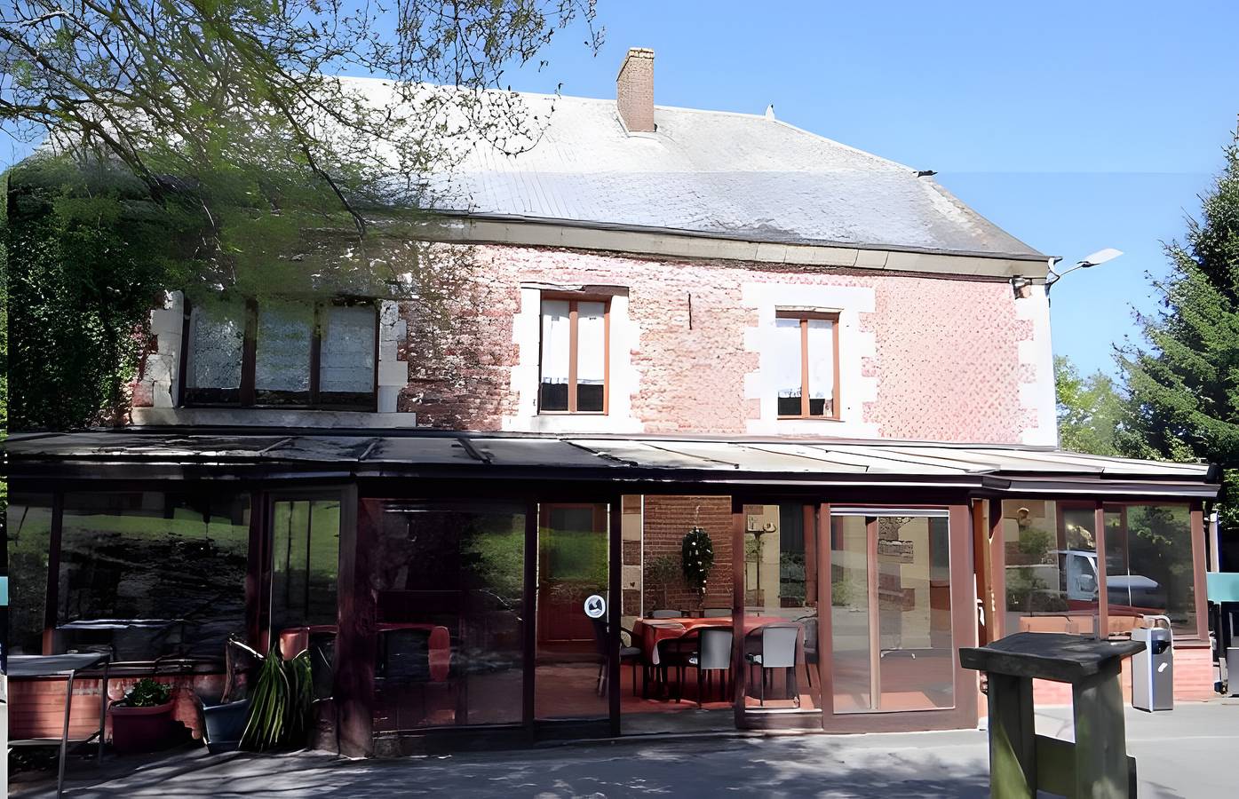 Grand gîte de 15 personnes au cœur de la forêt in Signy-l'Abbaye, Ardennes