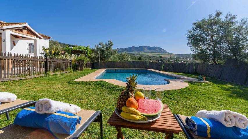Chalet para 4 personas, con piscina en Antequera - 2