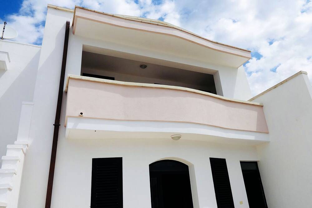 Entire apartment, Second floor at 300mt. sand from 4 places in Lido Marini, Gulf of Taranto