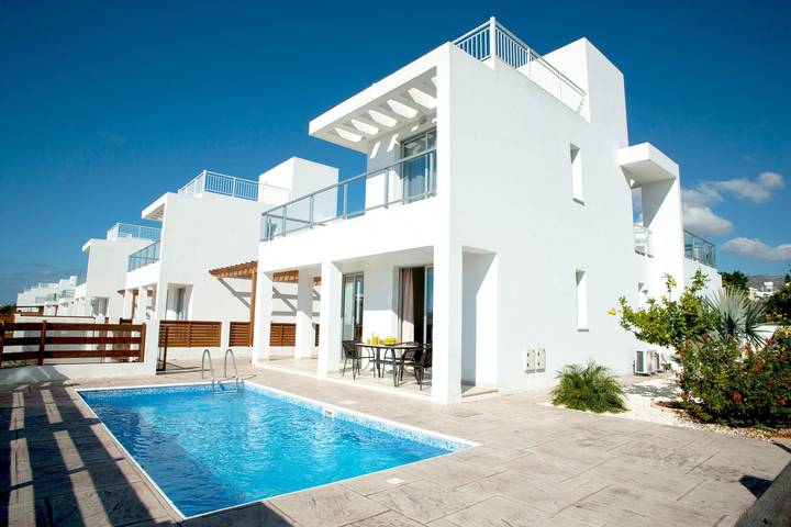 Holiday rental for 6 people, with Balcony and Terrace as well as Garden and Pool in Peyia