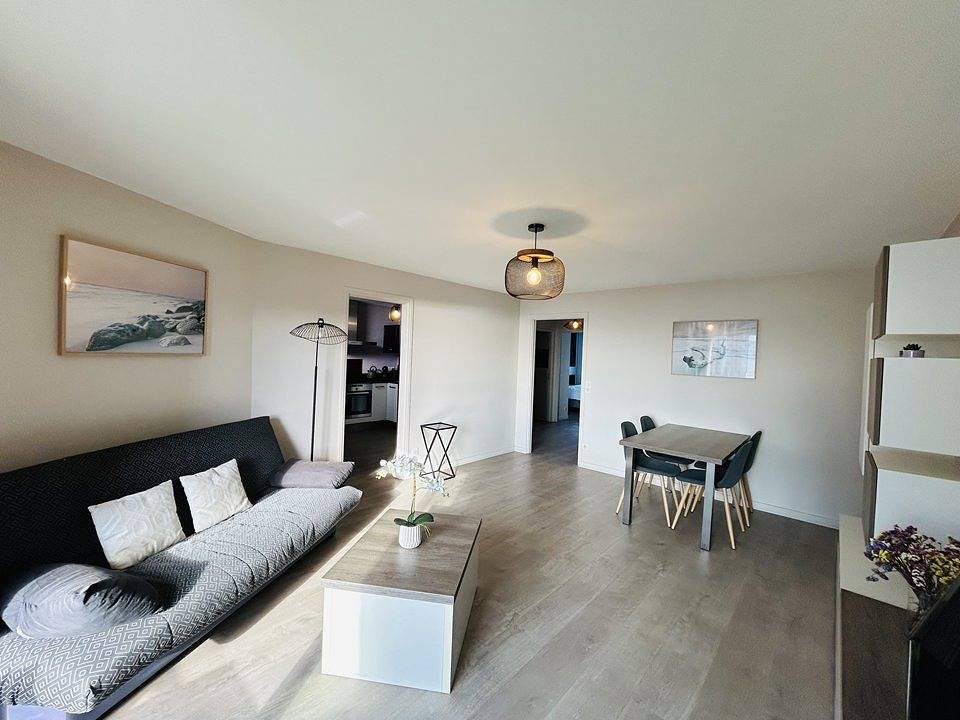 Appartement entier, Trés bel appartement 4 personnes, vue mer, plage de Port Fontaine à 30m, wifi in Plage de Port Fontaine-Lomener, Ploemeur