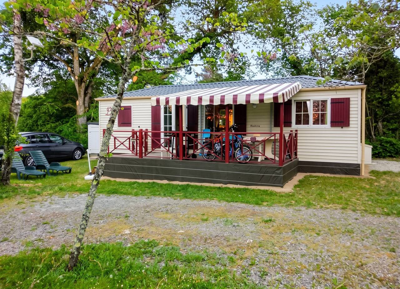 Bungalow charmant à Saint-Honoré-les-Bains 40 m² avec terrasse in Saint-Honoré-les-Bains, Parc naturel régional du Morvan