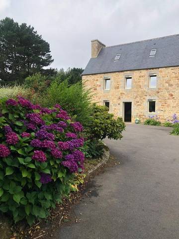 Gîte pour 7 personnes, avec jardin et vue à Pédernec