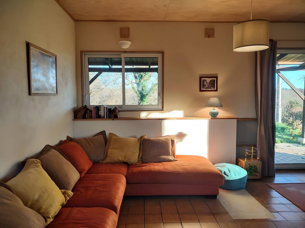 Gîte Le Renard – Maison de vacances spacieuse et moderne avec piscine partagée in Paulhiac, Région de Villeneuve-sur-Lot