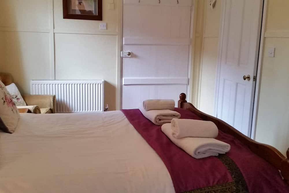 Ferienhaus-Villa-Ensuite mit Dusche-Blick auf den Fluss-Farmhouse in Wiltshire