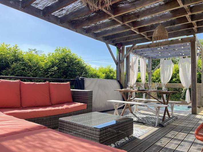 Location de vacances pour 6 personnes, avec jardin et jacuzzi à La Milesse