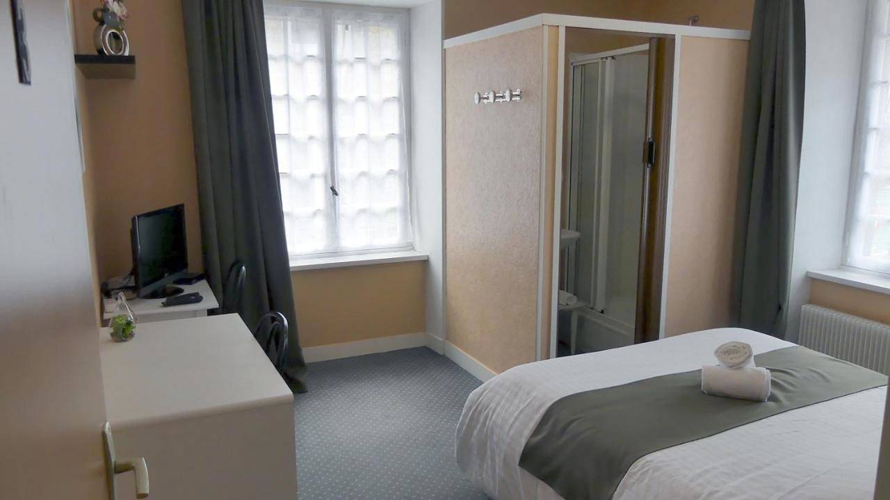 Twin Room in La Haye-Pesnel, Côte de la Déroute