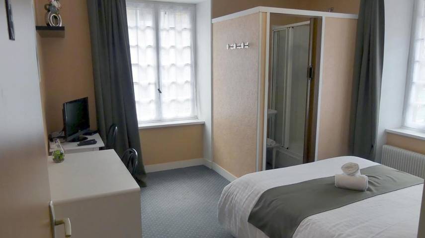 Hôtel pour 2 personnes, avec terrasse dans La Haye-Pesnel - 3