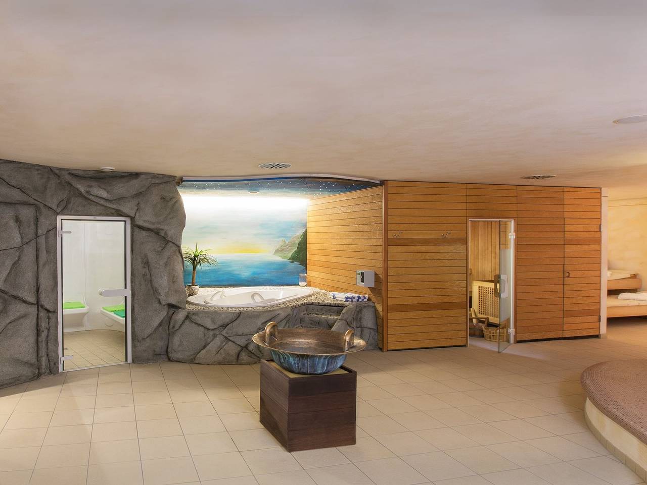 Hotel Hellers Twenty Four Ii - Sonnenbergstraße - Superior Doppelzimmer, 17qm mit eigenem Badezimmer, max. 2 Erwachsene + 1 Kind in Friedrichshafen, Region Bodensee-Oberschwaben