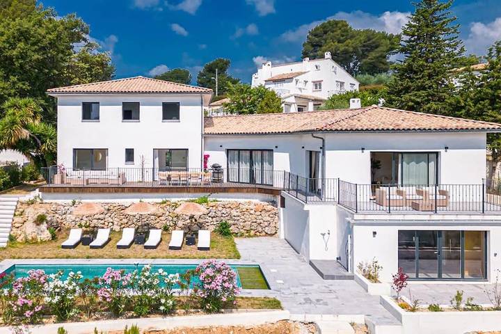 Villa pour 10 personnes, avec vue et piscine ainsi que sauna et jardin à Saint-Paul-de-Vence