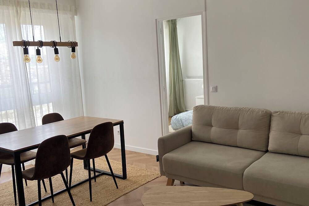 Appartement entier, Bel appartement proche de Paris et à 5mn du Rerb et de l'hôpital Lannelongue in Le Plessis-Robinson, Hauts-de-Seine