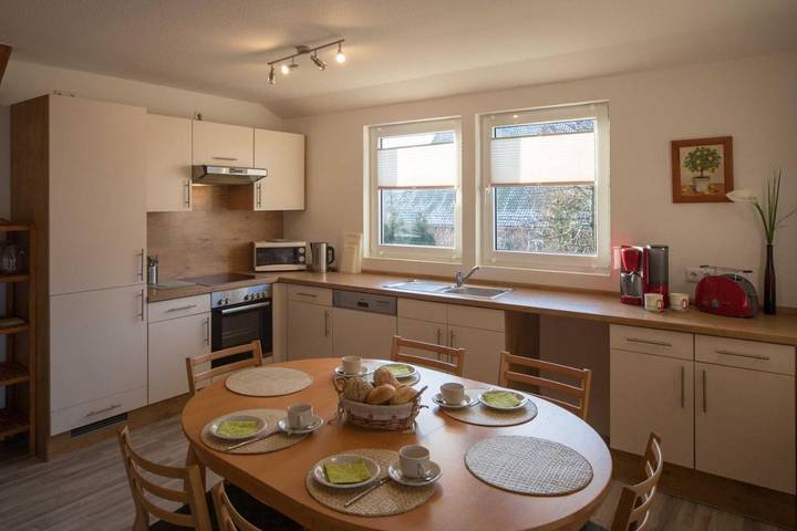 Ferienwohnung für 5 Personen, mit Balkon und Terrasse in Steinkirchen - 2