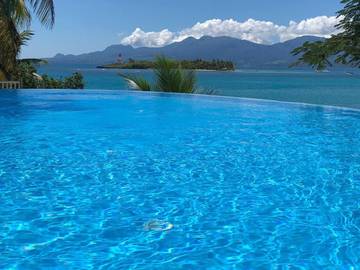 Gîte pour 3 personnes, avec piscine ainsi que vue et jardin à Le Gosier
