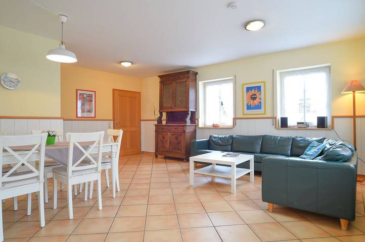 Ferienwohnung für 5 Personen, mit Garten und Ausblick in Schmallenberg
