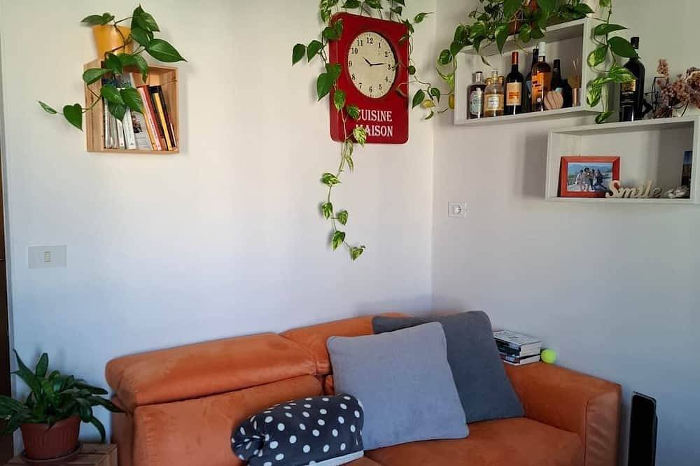 Appartamento intero, Bright & Cozy Apartment with balcony in Trento in Cognola, Trento