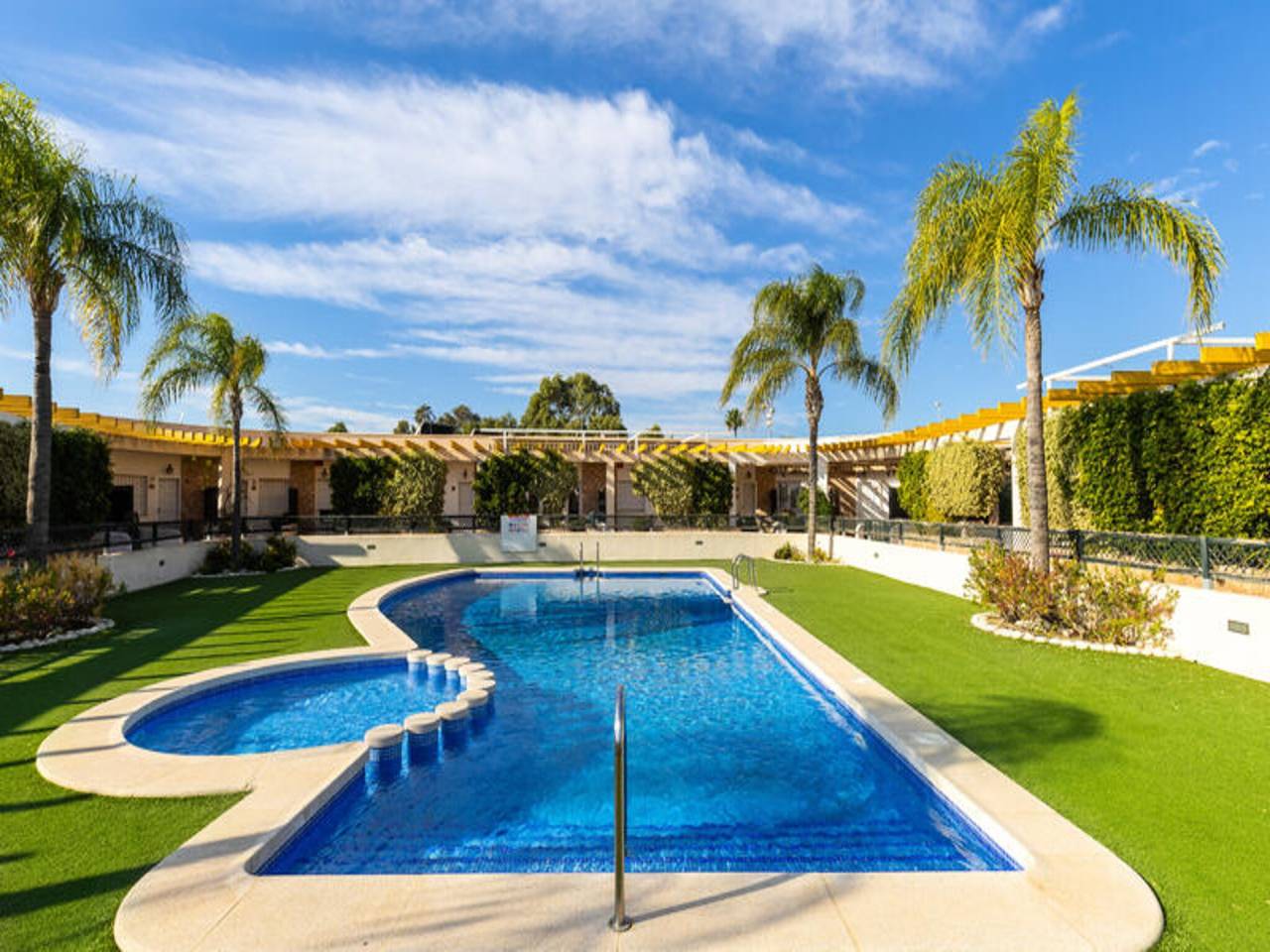 Apartamento entero, Casa en Mil Palmeras con Piscina y Terraza in Pilar de la Horadada, Costa Blanca