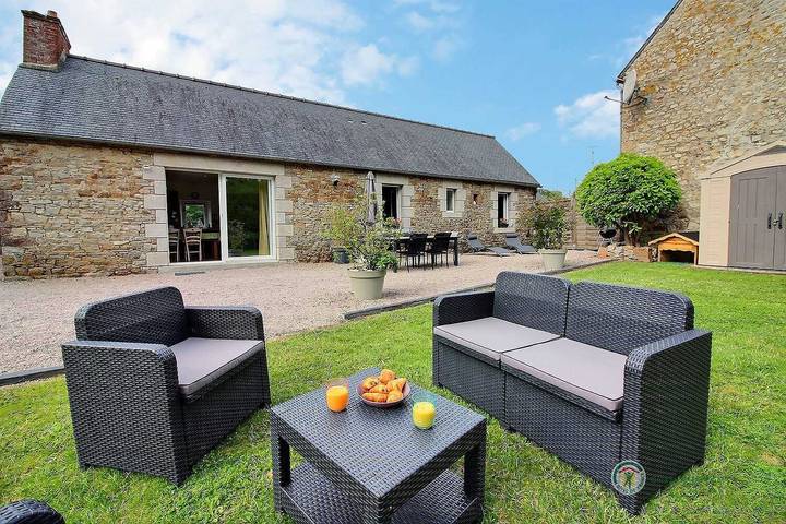 Gîte pour 4 personnes, avec Jardin à Plourivo