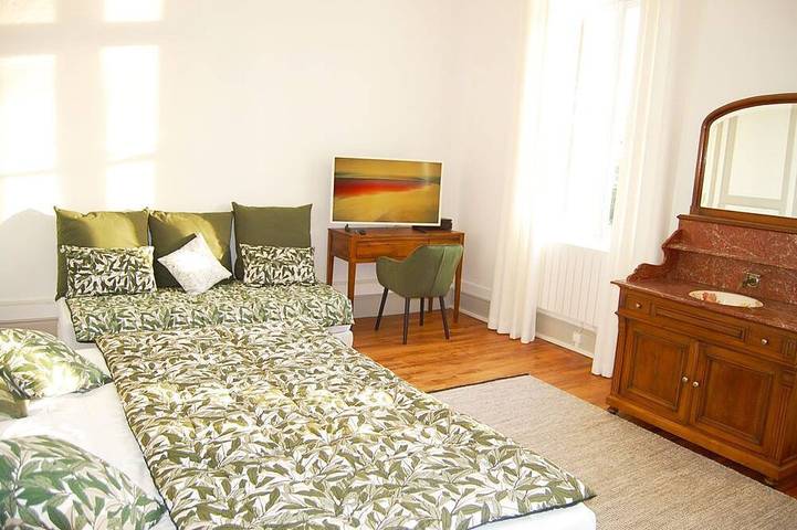 Location de vacances pour 9 personnes, avec Terrasse et Jardin à Lansac - 4