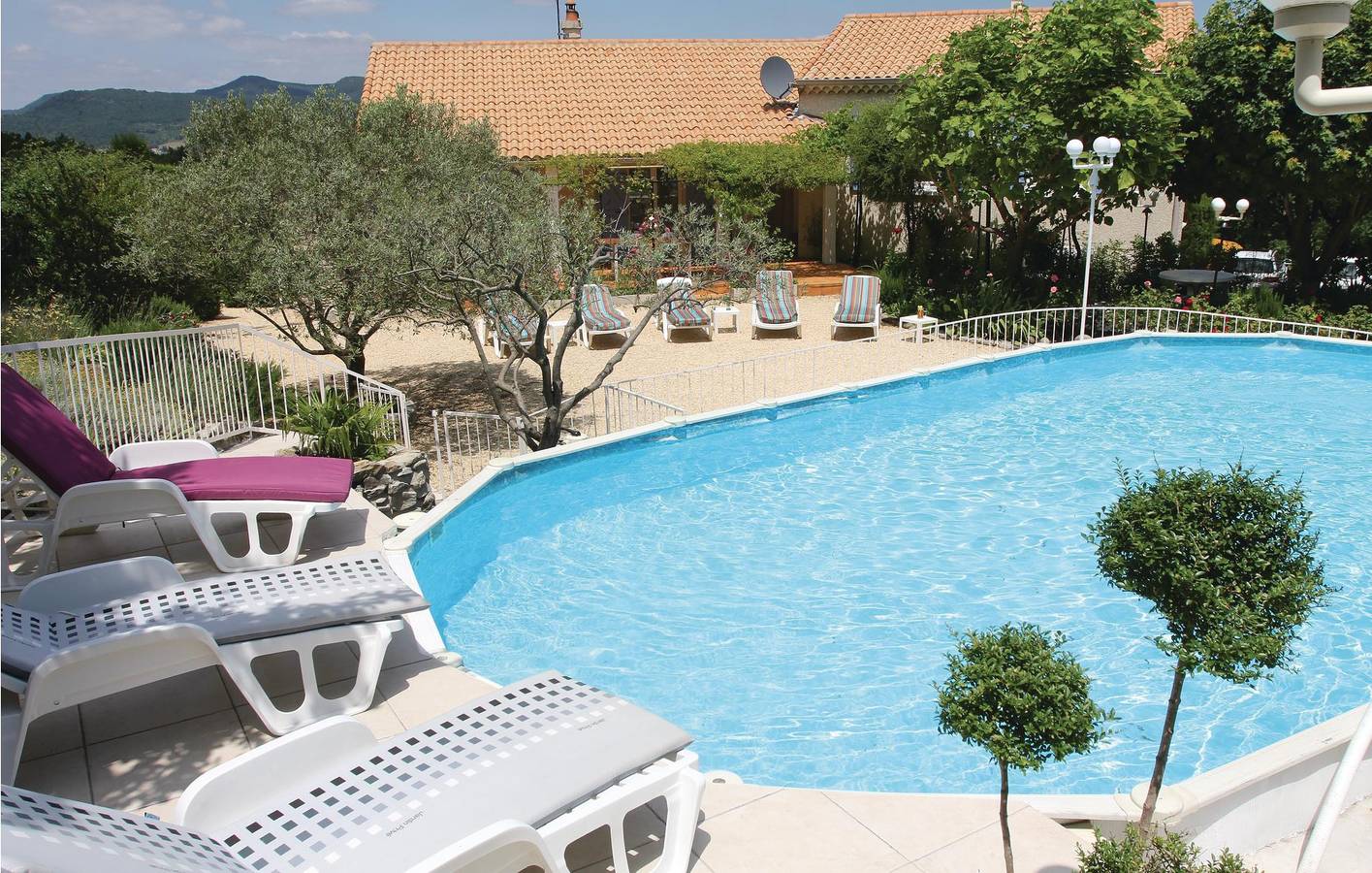 Manas 1km: 140qm Wohnung mit Parkplatz, Pool und Garten in Puy-Saint-Martin, Die und Umgebung