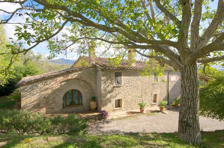 Agriturismo per 2 persone, con Terrazza e Giardino nonché Piscina a Radicofani