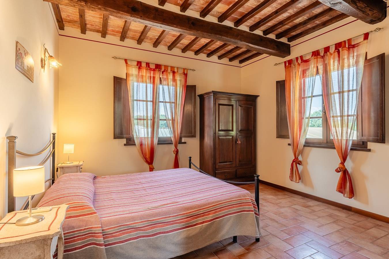 Casa vacanze 'Rosa Rossa' con piscina condivisa, Wi-Fi e aria condizionata in Montecarlo (Toscana), Provincia di Lucca