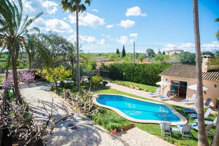 Villa 'Vernissa 10p' com vista para a montanha, Wi-Fi e ar condicionado in Santa Margalida, Majorca (Norte)