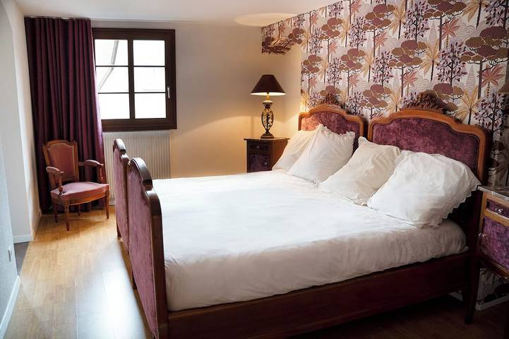 Elegant Alsatian house in town center with terrace and private garage in Schlettstadt, Region Sélestat-Erstein