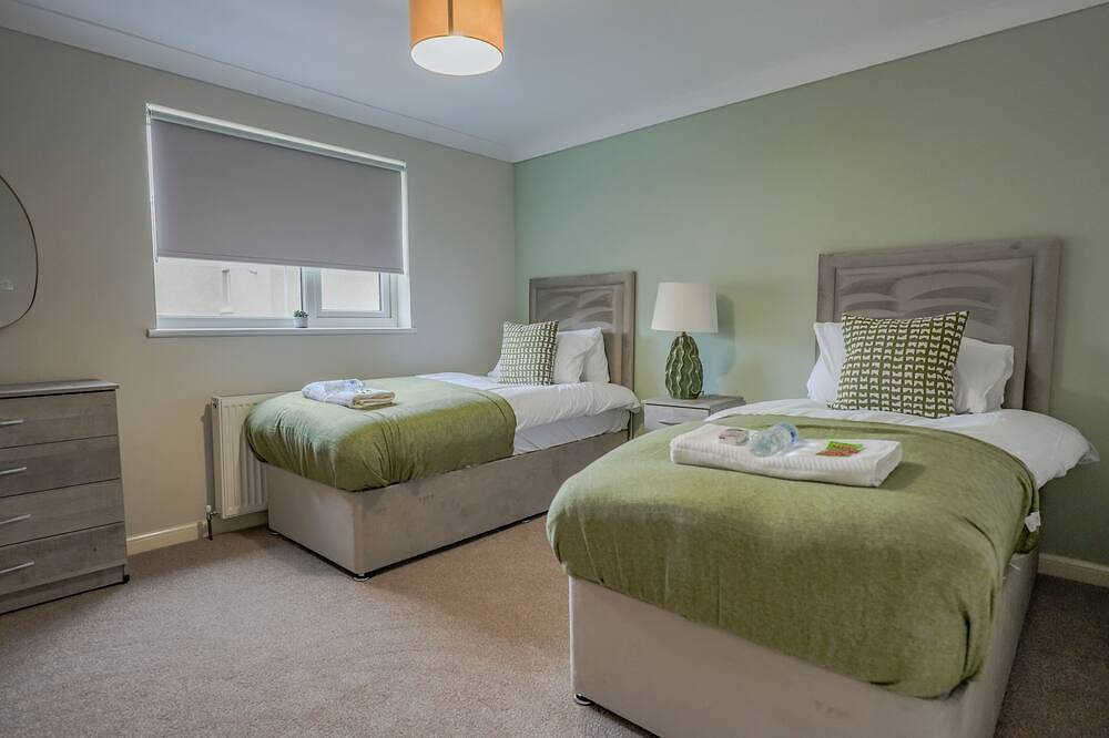 Charming Four Bed House in Livingston in Livingston, West Lothian