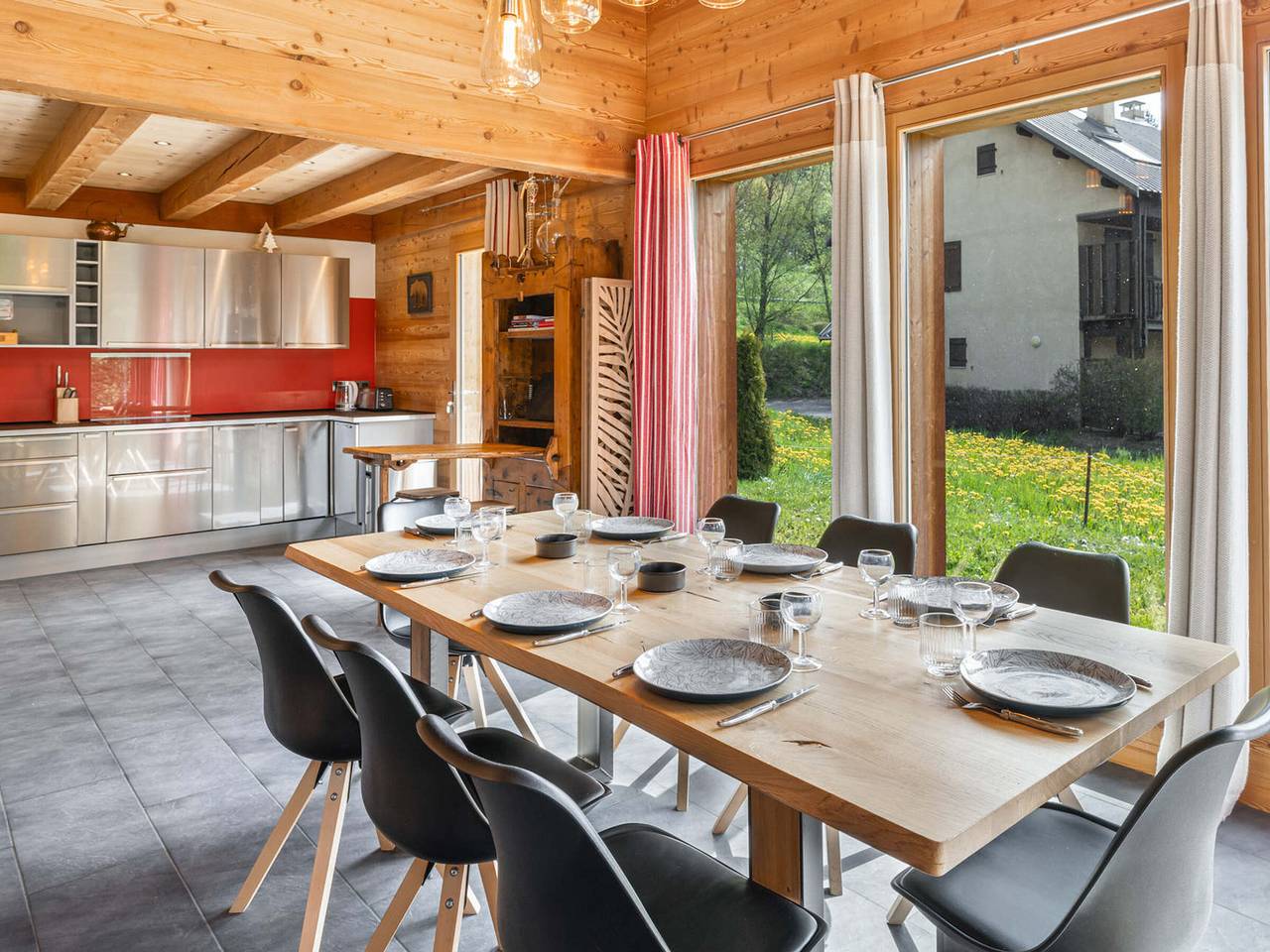 Chalet luminoso con jacuzzi y sala de juegos in Le Monêtier-les-Bains, Serre Chevalier