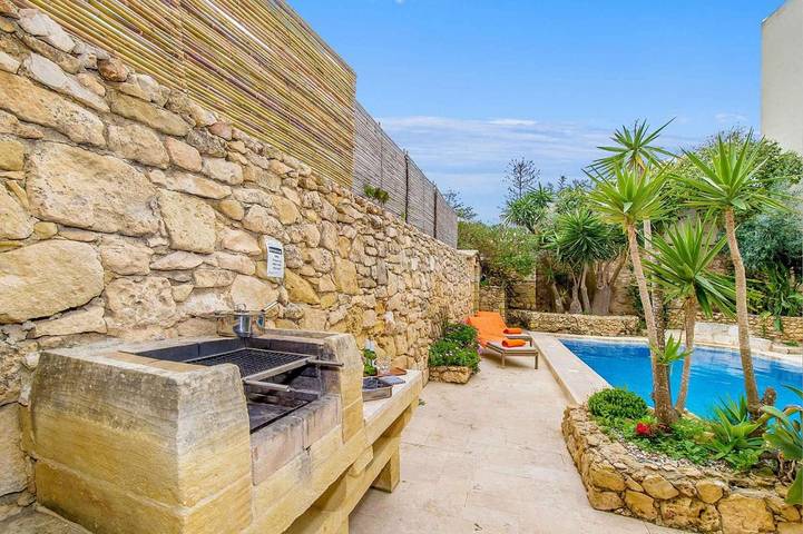 Three-Bedroom Townhouse in Ta' Ċenċ, Sannat
