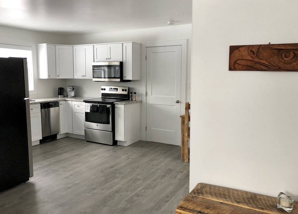 Eagle's Nest Loft- 1 bdrm lakeside apartment nestled up high in the trees. in Kings County (Kanada)