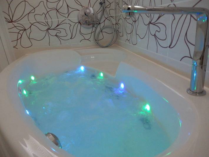 Chambre d’hôte pour 2 personnes, avec jacuzzi et balcon - 1