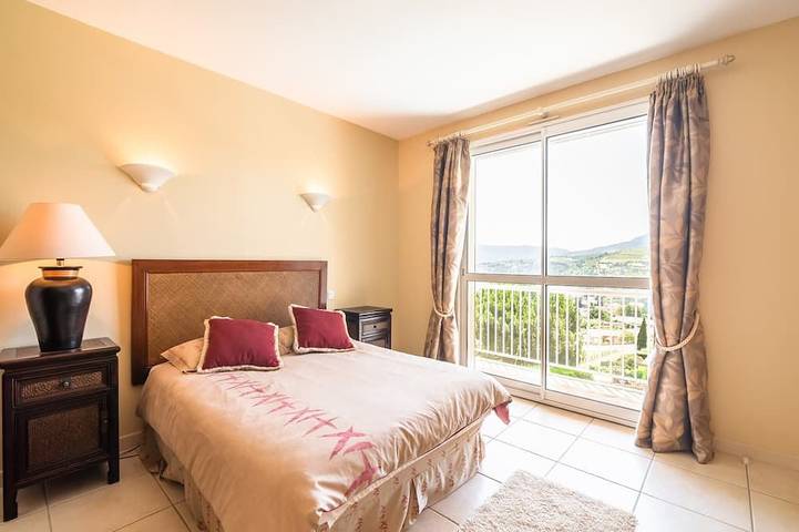 Location de vacances pour 6 personnes, avec piscine ainsi que jardin et balcon à Limoux - 2