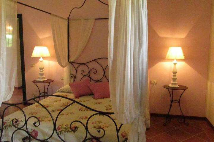 Buon Riposo - Agriturismo nel cuore della Toscana con zona WIFI gratuito in Montaione, Firenze province