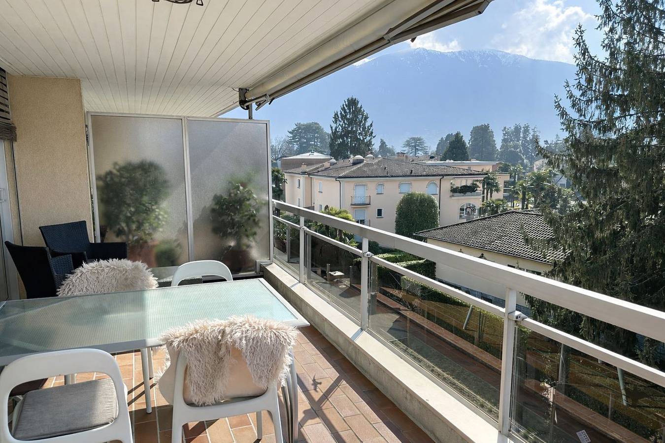Geheel appartement, Charming apartment on the edge of Ascona's old town, just a few steps from the lake promenade. Ideal for relaxing in a Mediterranean atmosphere, unwinding, and enjoying the magic of the lake. in Ascona, Ticino Alpen en Verbano
