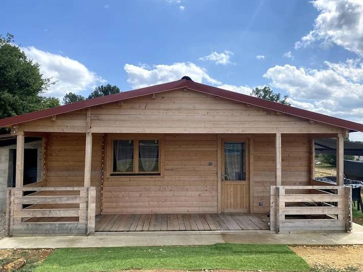 Gîte pour 6 personnes, avec jardin et terrasse à Milhac