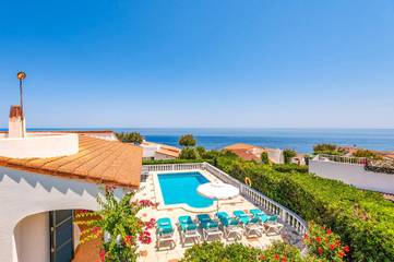 Villa in Sant Lluís, Coast of Menorca für 6 