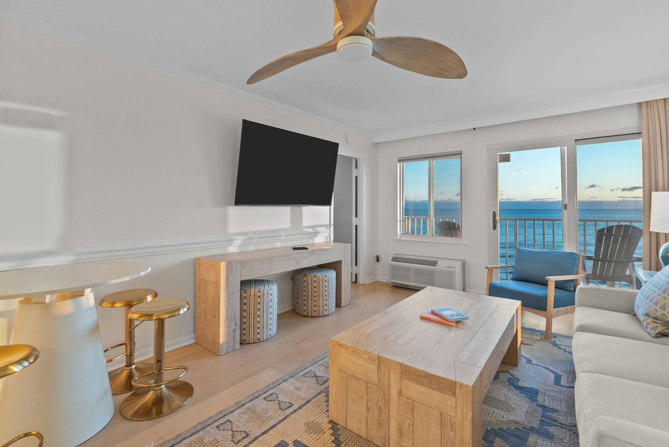 Apartamento entero, Coastal Living Luxury Oceanfront Condo, Pool, Beach in Virginia Beach